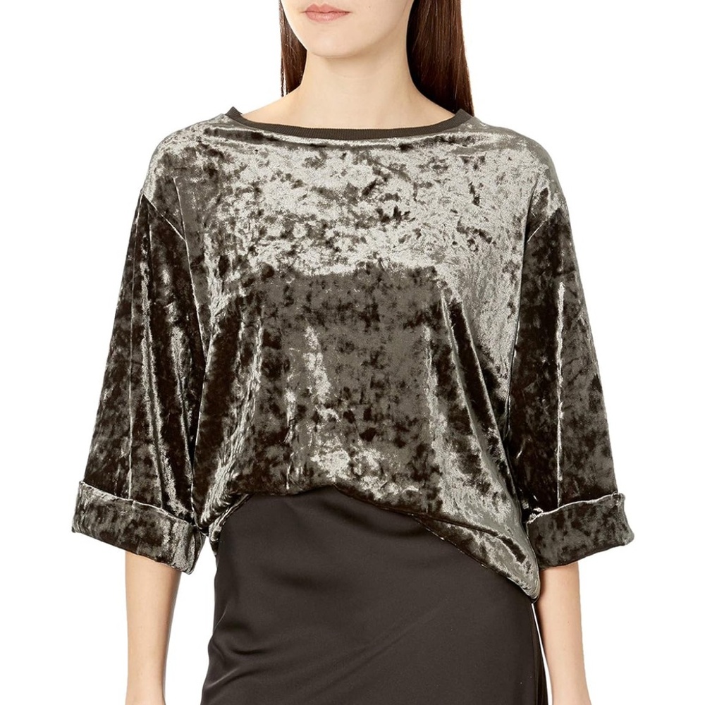 🌼POL Velvet Top in Shimmering Green